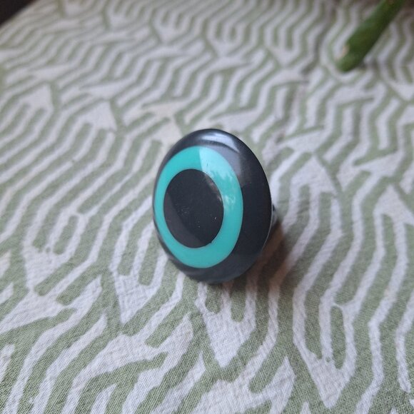 Statement resin ring - Picture 1 of 7